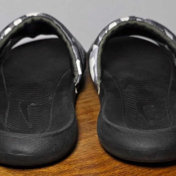 Nike Mens Black and Gray Camouflage Pattern Slip on Slide Sandals Size 8 - Picture 4 of 10